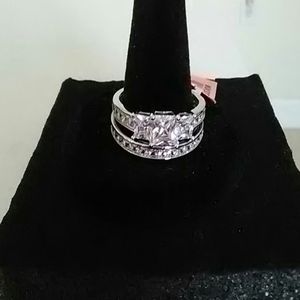 Gorgeous diamond wedding set